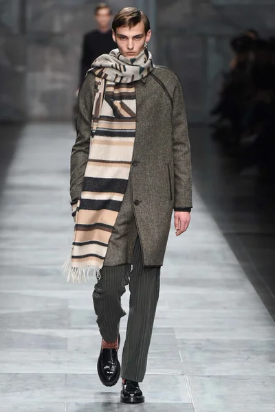 Look 1
